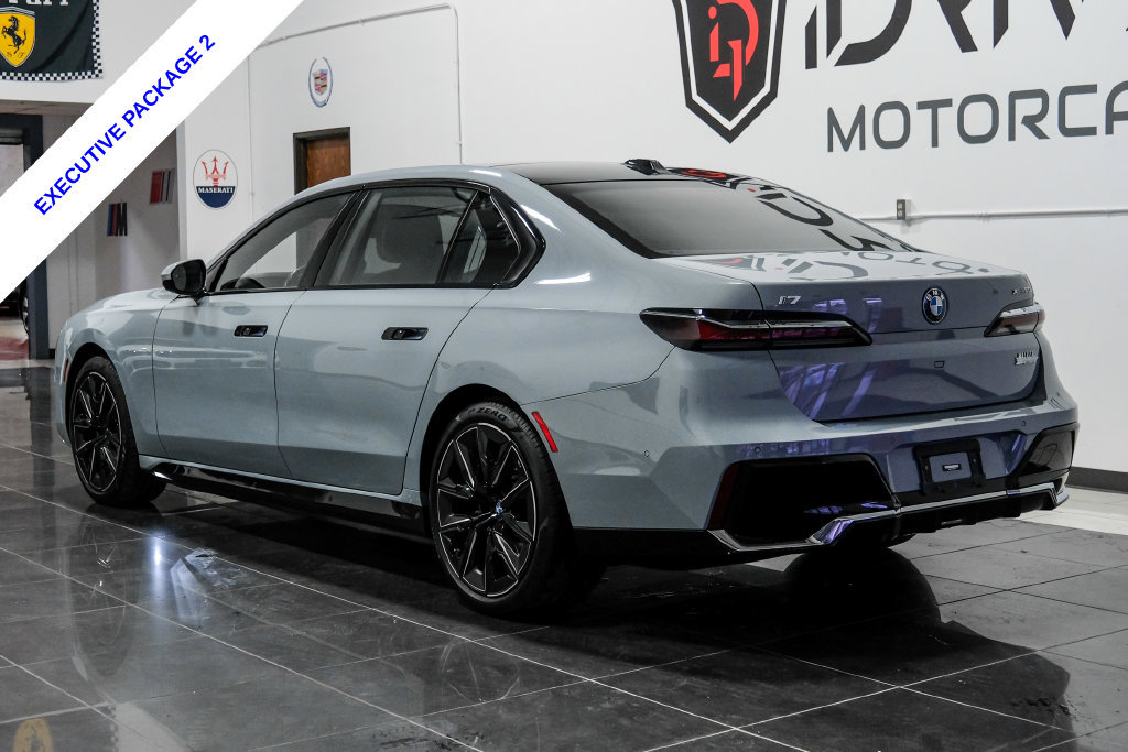 Used 2023 BMW i7 xDrive60 AWD/4WD image 11