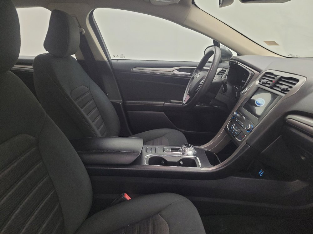 Used 2020 Ford Fusion SE FWD image 21