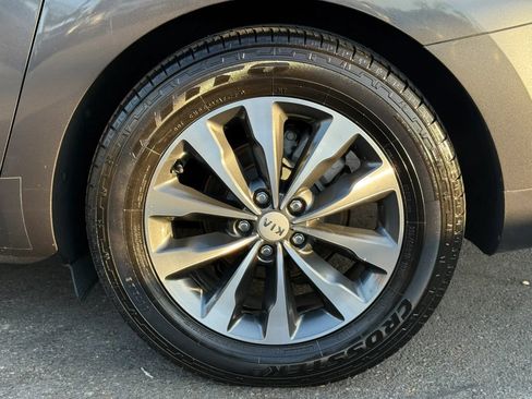 Used 2018 Kia Sedona SX FWD image 12