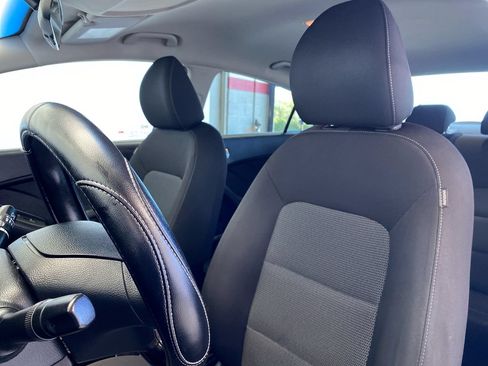 Used 2017 Kia Forte LX FWD image 19