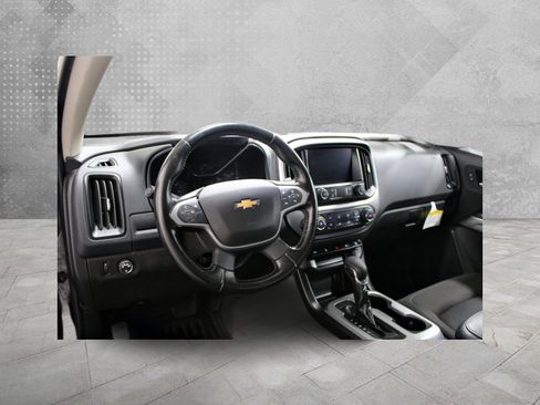 Used 2022 Chevrolet Colorado LT w/ Fleet Safety Package RWD image 2