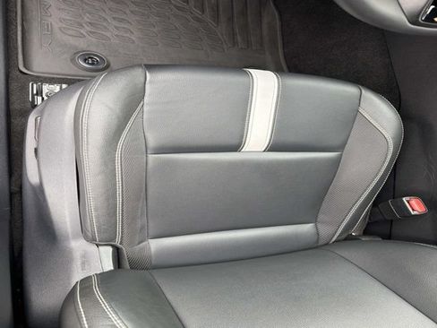 Used 2025 Toyota Camry SE w/ Convenience Package FWD image 9
