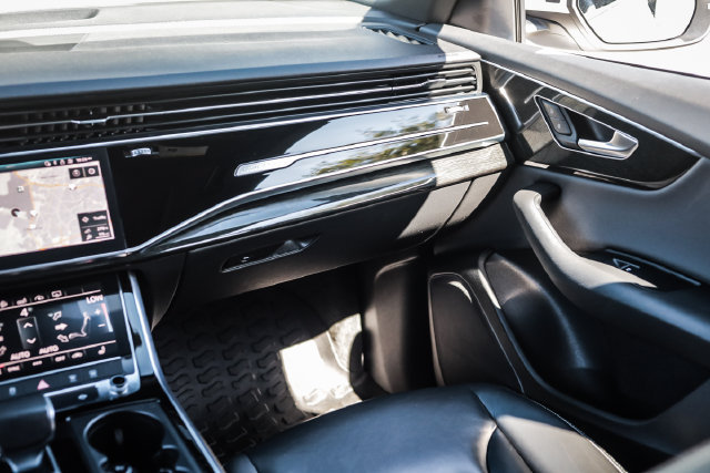 Used 2019 Audi Q8 Premium w/ Convenience Package AWD/4WD image 33