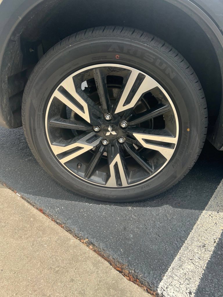 Used 2024 Mitsubishi Eclipse Cross AWD image 8