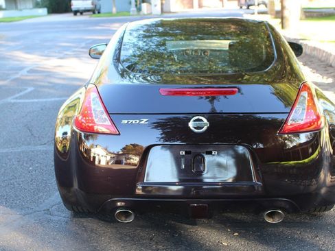 Used 2010 Nissan 370Z Coupe image 32