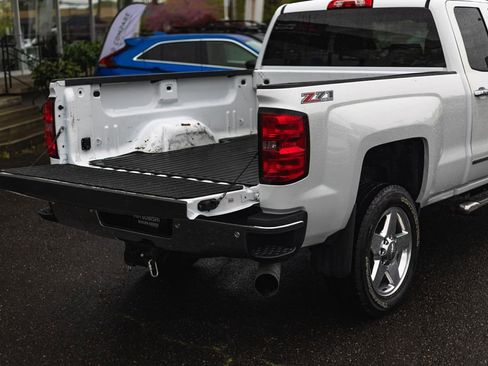 Used 2015 Chevrolet Silverado 2500 LTZ w/ LTZ Plus Package AWD/4WD image 9