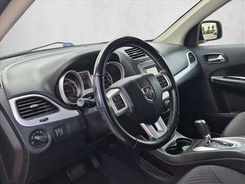 Used 2018 Dodge Journey SE w/ Connectivity Group FWD image 9