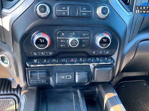 Used 2022 GMC Sierra 2500 Denali w/ Denali Black Diamond Edition image 31