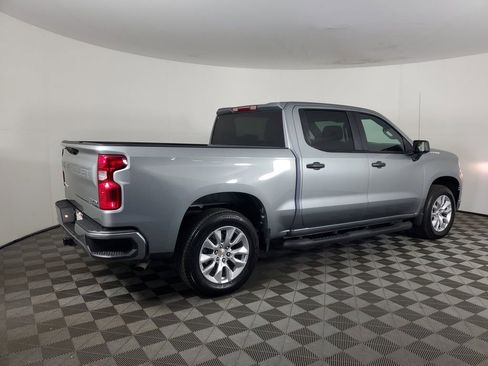 Used 2025 Chevrolet Silverado 1500 Custom image 4