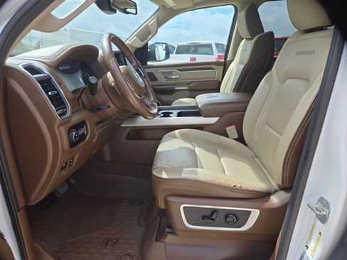 Used 2019 RAM 1500 Laramie RWD image 9