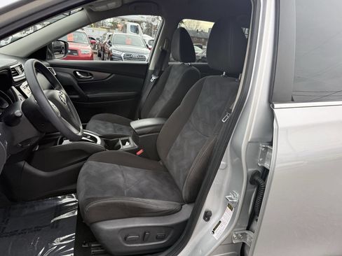 Used 2015 Nissan Rogue SV image 27