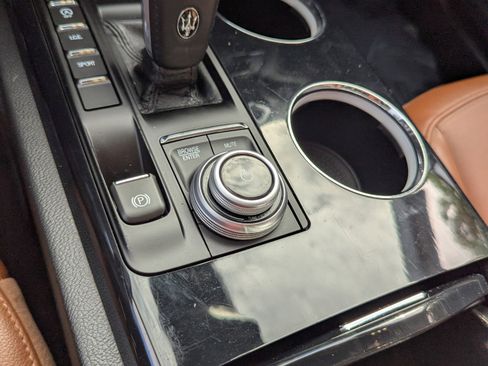 Used 2022 Maserati Ghibli Modena image 24