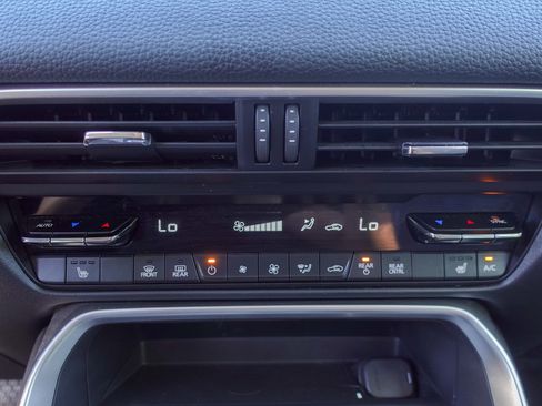 Used 2024 MAZDA CX-90 Plug-In Hybrid w/ Preferred image 18