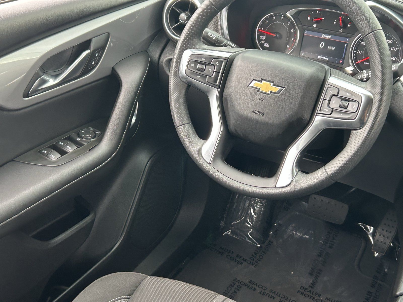 Certified 2025 Chevrolet Blazer LT FWD image 17