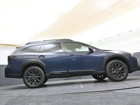 Certified 2025 Subaru Outback Onyx Edition image 40