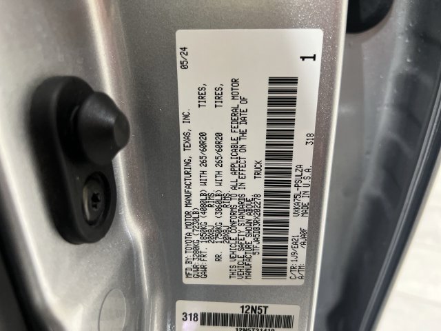 Used 2024 Toyota Tundra Limited w/ Power Package AWD/4WD image 30