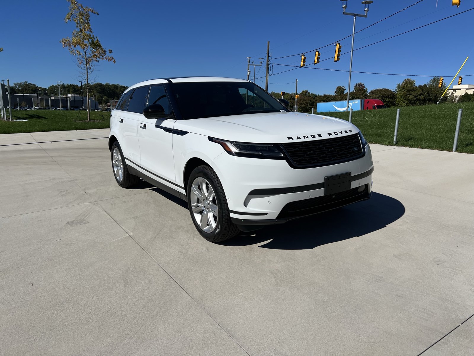 Used 2026 Land Rover Range Rover Velar S AWD/4WD image 1