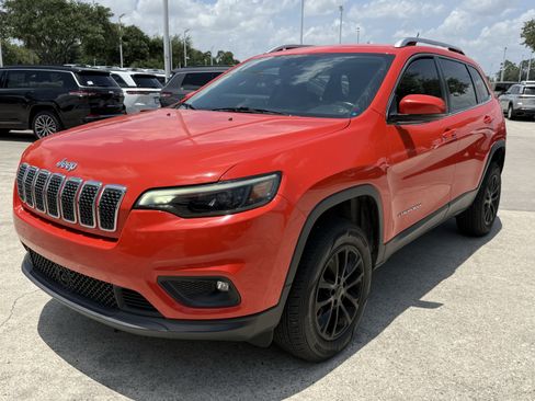 Used 2021 Jeep Cherokee Latitude Lux w/ Trailer Tow Group AWD/4WD image 9