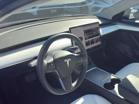 Used 2022 Tesla Model 3 Long Range image 10