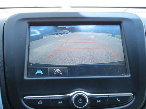 Used 2018 Chevrolet Equinox LT FWD image 17