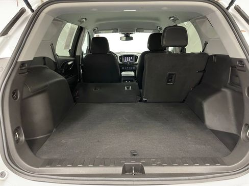 Used 2022 GMC Terrain SLE image 24