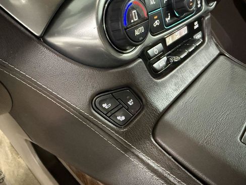 Used 2015 Chevrolet Suburban LTZ AWD/4WD image 20