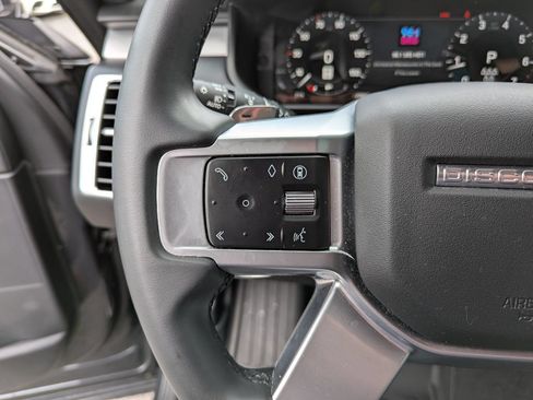Used 2025 Land Rover Discovery Dynamic SE AWD/4WD image 15