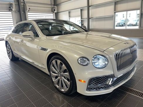 Used 2021 Bentley Flying Spur W12 image 1