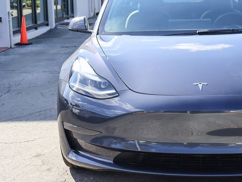 Used 2023 Tesla Model 3 Standard Range image 13