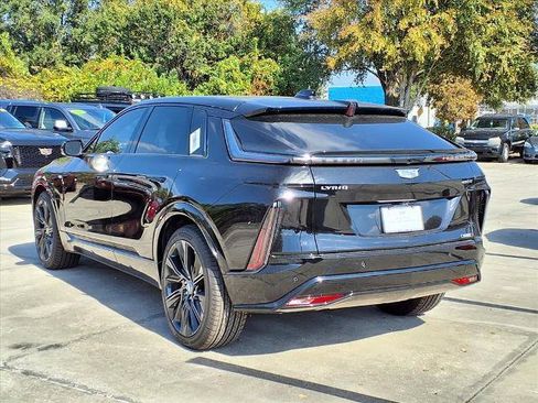 New 2026 Cadillac Lyriq Signature Sport RWD image 3
