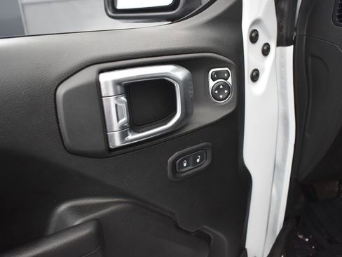 Used 2022 Jeep Wrangler Unlimited Rubicon 4xe image 26