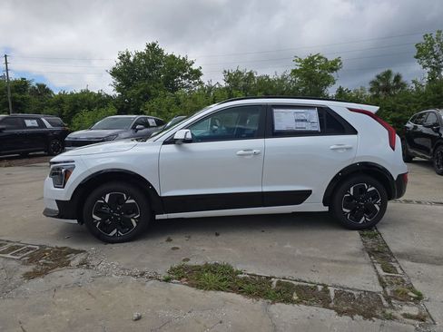 New 2026 Kia Niro Wind FWD image 5
