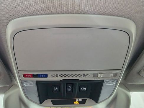 Used 2019 Subaru Forester Premium w/ All-Weather Package image 25