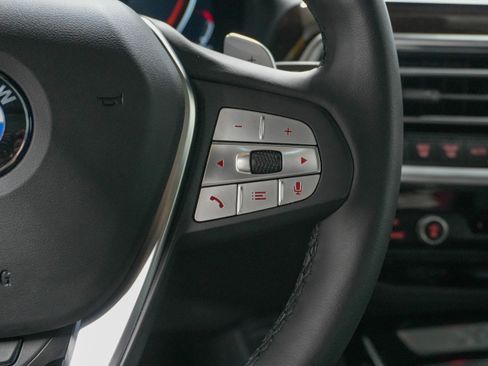 Certified 2025 BMW X4 xDrive30i image 18