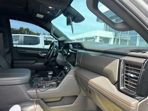 Used 2024 GMC Sierra 1500 AT4 w/ Technology Package AWD/4WD image 26