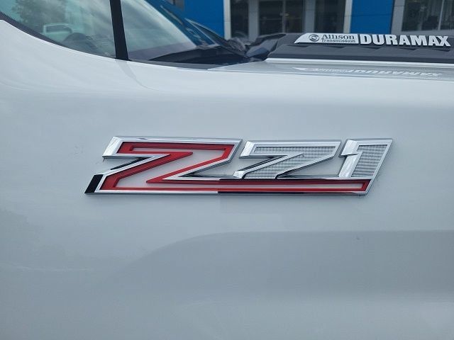 Used 2025 Chevrolet Silverado 2500 LT AWD/4WD image 4