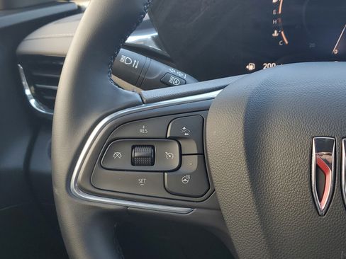 Used 2025 Buick Envista Avenir image 25