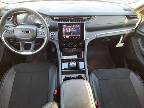 New 2025 Jeep Grand Cherokee L Altitude image 20