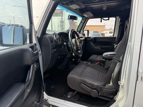 Used 2012 Jeep Wrangler Unlimited Sport image 5