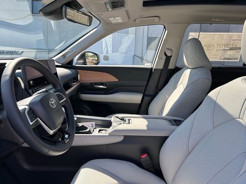 New 2026 Toyota Grand Highlander AWD image 10
