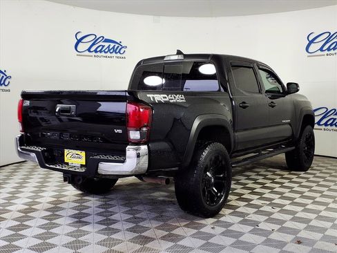 Used 2019 Toyota Tacoma TRD Off-Road image 7