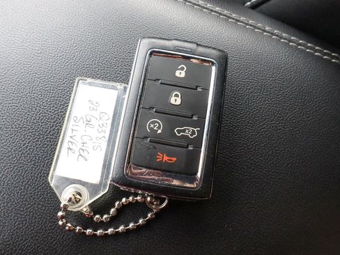 Used 2023 Jeep Grand Cherokee Altitude image 32