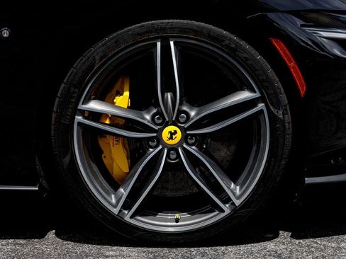 Used 2022 Ferrari Roma RWD image 34