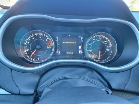 Used 2016 Jeep Cherokee Sport image 14