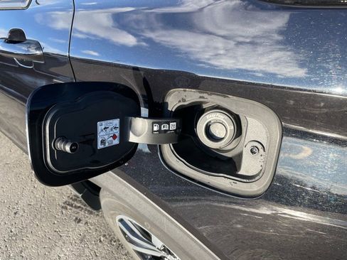 Used 2025 Ford Explorer ST-Line AWD/4WD image 60