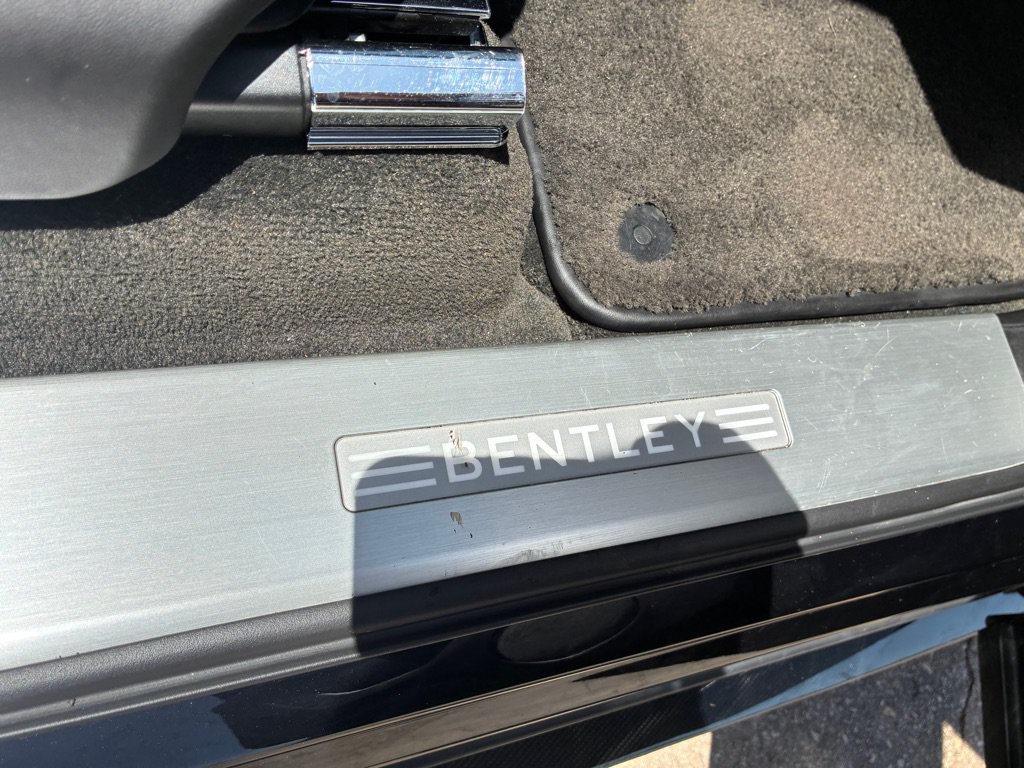 Used 2021 Bentley Bentayga AWD/4WD image 39