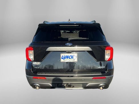 Used 2023 Ford Explorer XLT w/ Equipment Group 202A image 3