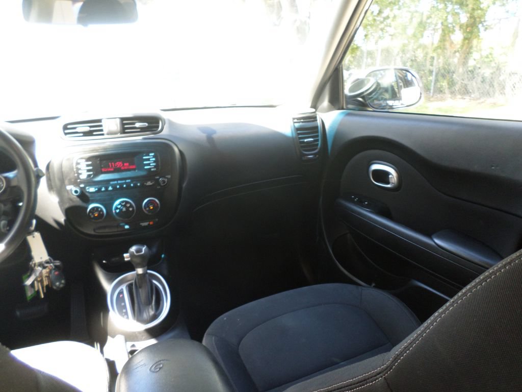 Used 2014 Kia Soul FWD image 15