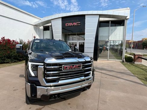 New 2026 GMC Sierra 3500 SLT AWD/4WD image 8