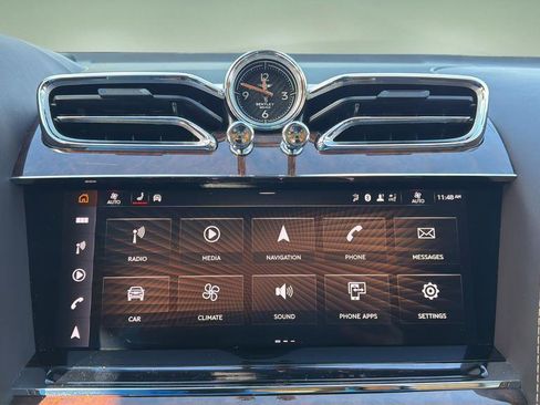 Used 2023 Bentley Bentayga Extended Wheelbase image 40